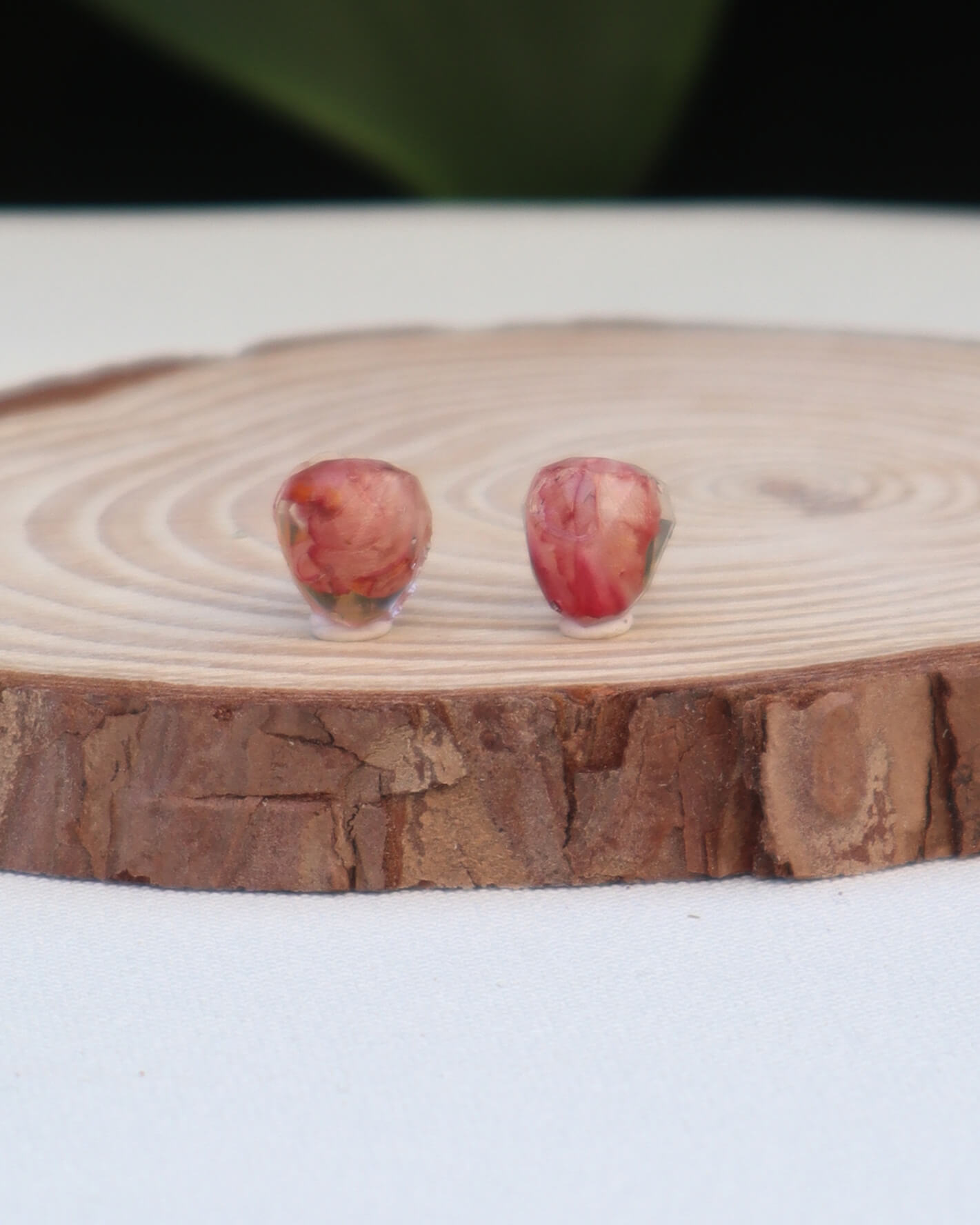 Pendientes Mini Briolette con Pétalos Encapsulados