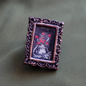 Broche con Ilustración Original de Setas Enmarcado en Negro y Dorado