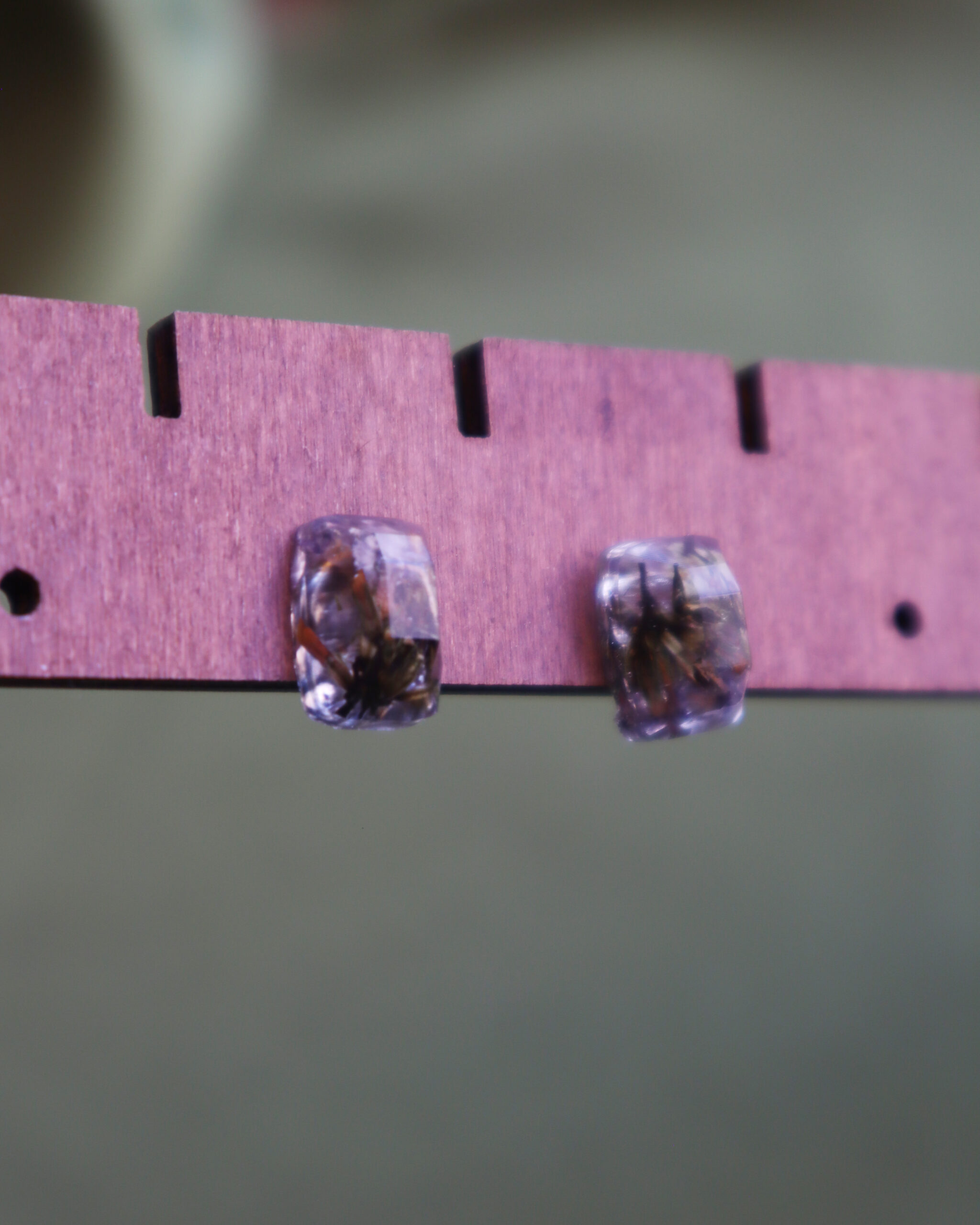 Pendientes Mini Rectángulos con Lavanda Encapsulada