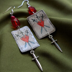 Pendientes de Tarot Pintados a Mano con Dijes de Espada