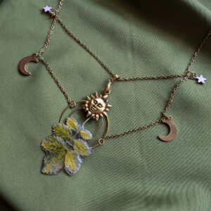 Collar doble Dorado con Planta Natural y Dije de Sol